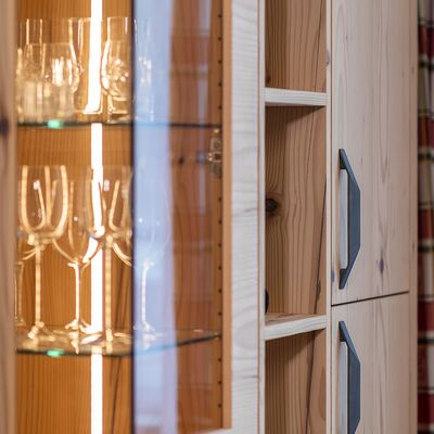 Glasvitrine mit Beleuchtung