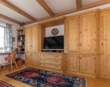 Großer Wandschrank Landhaus Stil mit großem Stauraum